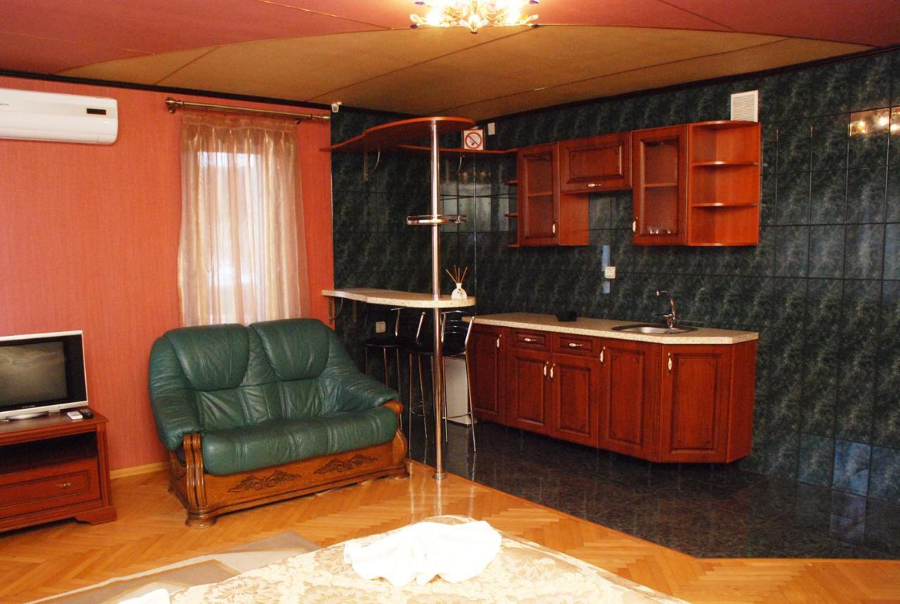Argo Hotel Лвив Екстериор снимка
