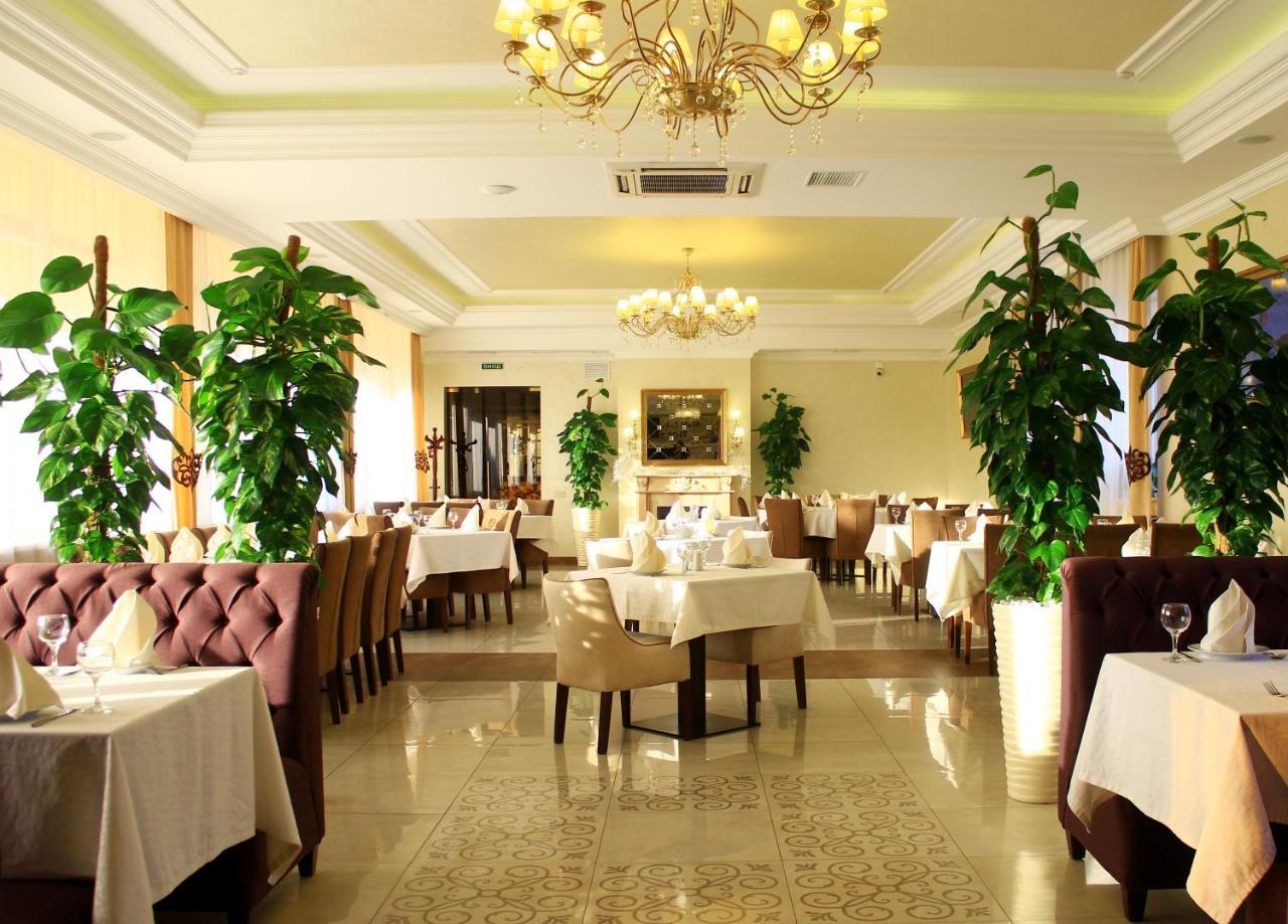 Argo Hotel Лвив Екстериор снимка